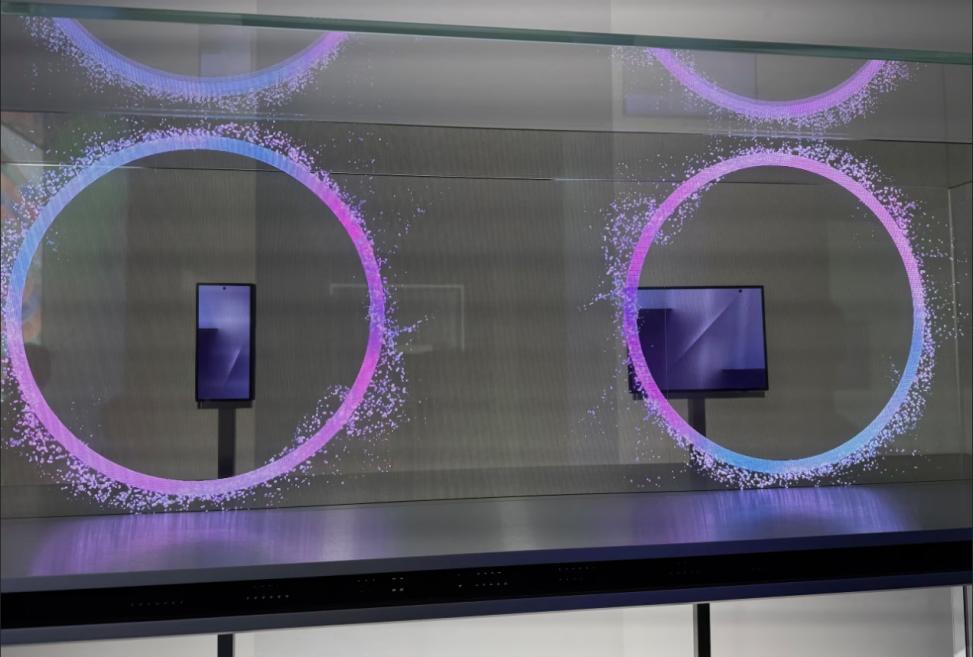 سامسونج تدمج الهاتف الذكي والكمبيوتر اللوحي في جهاز واحد مع Galaxy Z TriFold.