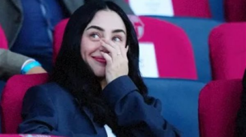 من مدرجات الملعب نيكي نيكول تحسم الجدل حول علاقتها بلامين