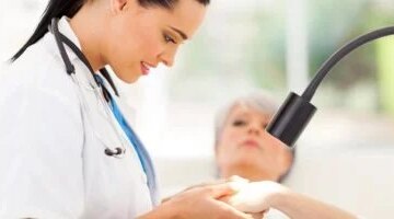 هجمات الصدفية في الشتاء كيف تحمي بشرتك من الجفاف والتهيج