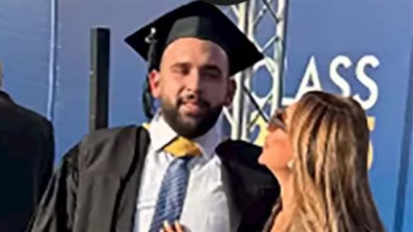 “يا أهم مني”.. ليلى علوي تحتفل بتخرج ابنها الوحيد في أحدث ظهور يجمعهما.
