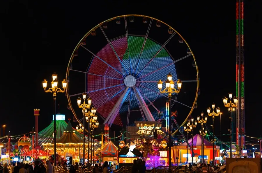 فعاليات مشوّقة في احتفالات اليوم الوطني الإماراتي 54 بمدن الإمارات لعام 2025