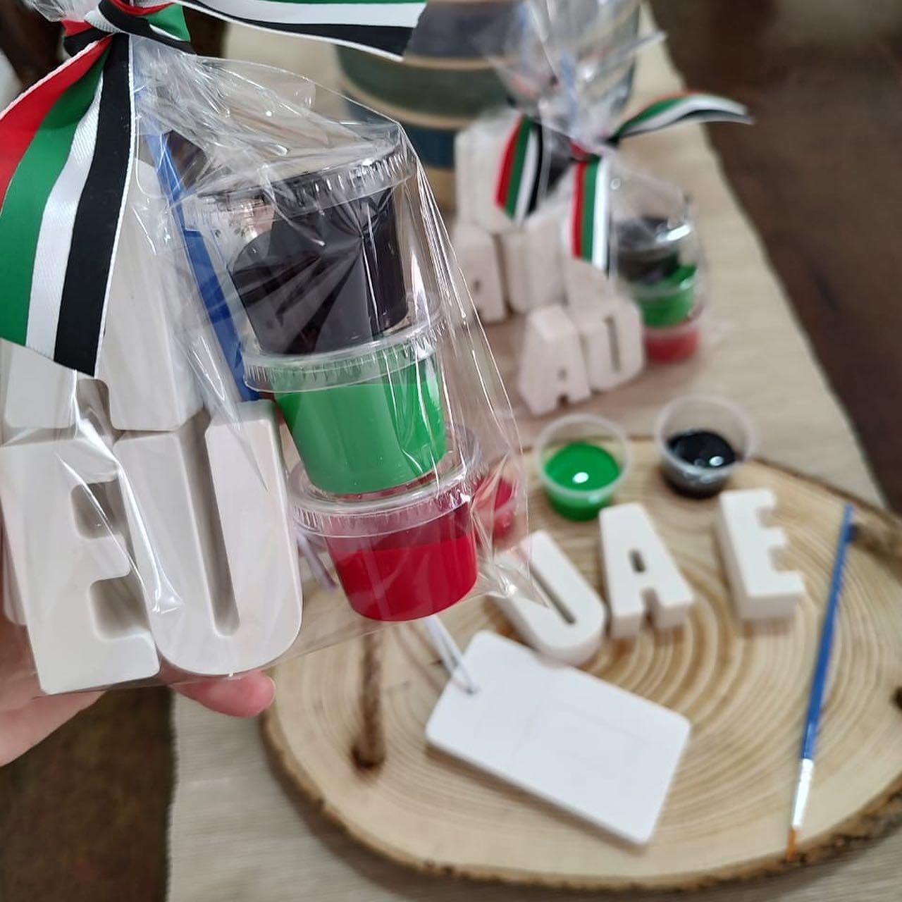 أجمل أفكار توزيعات اليوم الوطني الإماراتي 2025 للعائلات والمدارس والأطفال 5 أجمل أفكار توزيعات اليوم الوطني الإماراتي 2025 للعائلات والمدارس والأطفال