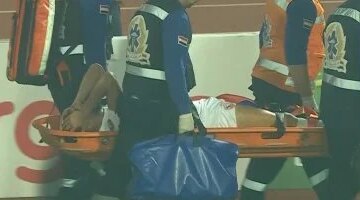 إصابة دونجا في الركبة أمام زيسكو الزامبي تنقل على أثرها