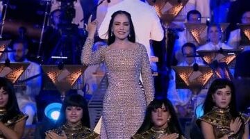 إطلالة شريهان الذهبية في المتحف المصري الكبير تعيد للأذهان صورة