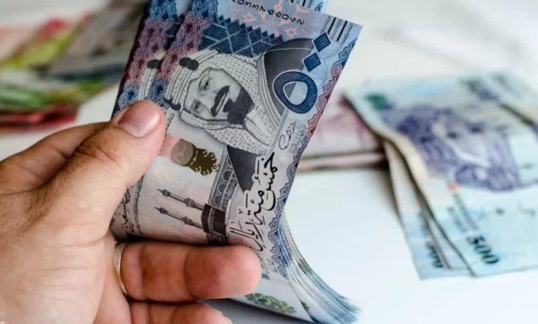 إلغاء شرط الكفيل يفتح باب التمويل الشخصي حتى 300 ألف ريال للسعوديين والمقيمين.