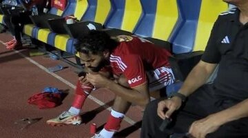 الشنكار في ملاعب الكرة من درع الساق إلى رسائل صور