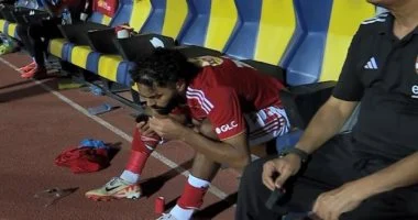 الشنكار في ملاعب الكرة.. من درع الساق إلى رسائل صور الأحباب الخاصة