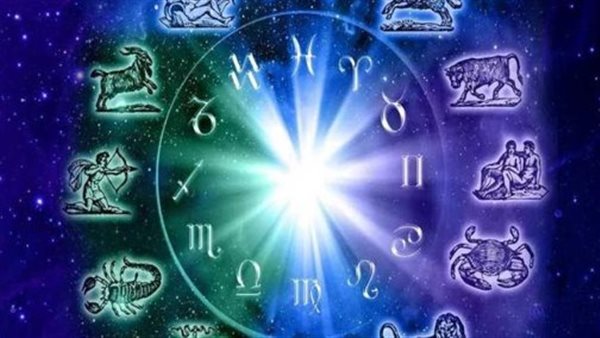 القمر في الميزان: ربح للعذراء وتحذير مهني هام لمواليد الحمل