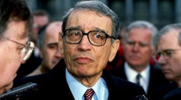 بحضور وزير الخارجية مؤسسة كيميت بطرس غالى تجمع قادة الدبلوماسية