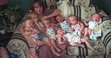 بعد 28 عامًا على الولادة التي شغلت العالم.. أين أصبح أول توائم سبعة على قيد الحياة اليوم؟