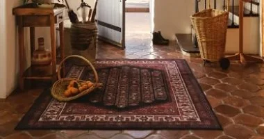 خبراء الديكور: السجاد القديم لم يعد قطعة أثرية بل هو أساس المنزل العصري.