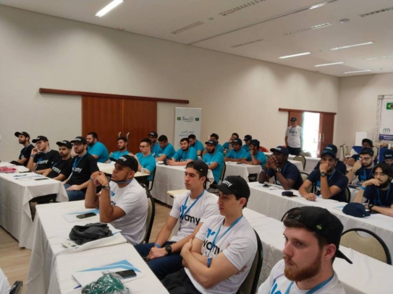 رعاية الطلاب.. كيف تراهن السعودية على جيلها الجديد لقيادة المستقبل؟