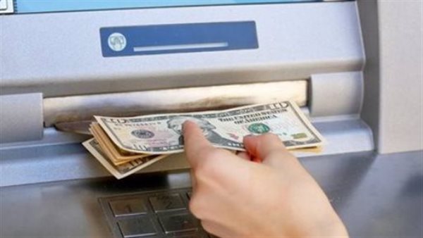 سداد الفواتير والتحويلات.. خدمات ATM الجديدة قد تنهي زياراتك لفرع البنك.
