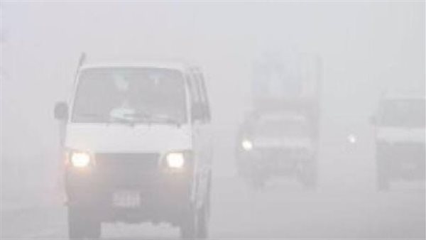 شبورة كثيفة تغلق طريق الواحات بالجيزة وتعرقل حركة السيارات لعدة ساعات