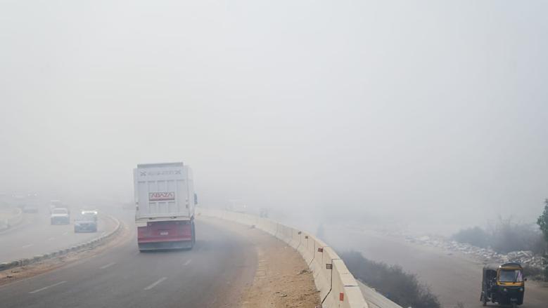 شبورة مائية كثيفة تعيق الطرق السريعة والزراعية في القاهرة والمحافظات صباح اليوم