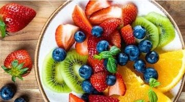 غنية باللوتين والزنك 4 فواكه تحمي شبكية العين من إجهاد