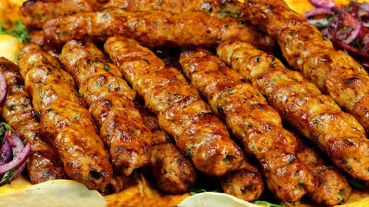 بصدر فرخة اعملي وليمة.. طريقة كباب الدجاج بالفرن بتتبيلة خطيرة