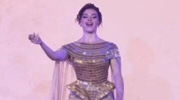 ليس علم الرينبو القصة الكاملة وراء علم السلام الذي رفعته