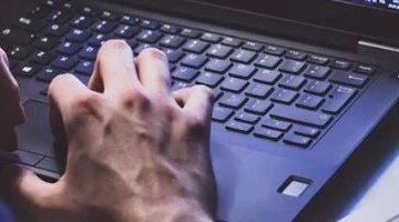 متى يتحول الشغف بالوظيفة إلى إدمان عمل يستهلك صحتك الجسدية