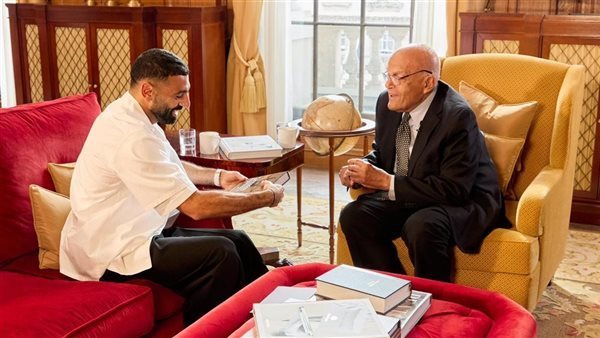 مجدي يعقوب ومحمد صلاح: كيف يلخص عملاقان من عالمين مختلفين معادلة التفوق؟