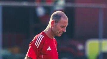 مدرب سيراميكا يحدد سلاح فريقه التكتيكي لمواجهة الأهلي في السوبر