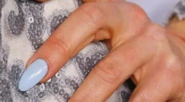 من النيود إلى الأحمر الداكن 6 ألوان مانيكير ترفع مستوى