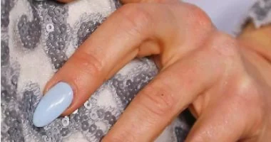 من النيود إلى الأحمر الداكن.. 6 ألوان مانيكير ترفع مستوى إطلالتك في حفلات الزفاف.