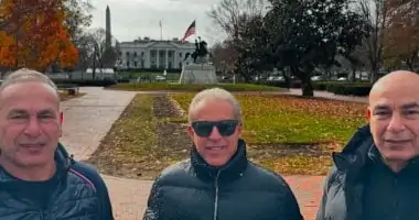 الدرندلي وحسام وإبراهيم حسن يجتمعون أمام البيت الأبيض قبيل قرعة كأس العالم